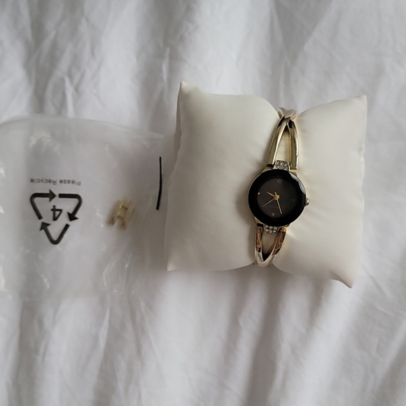 Watch - Picture 4 of 8